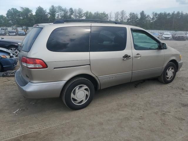 2002 Toyota Sienna LE