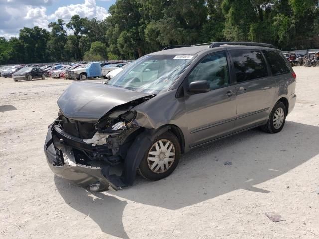 2005 Toyota Sienna CE