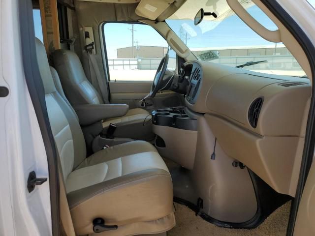 2006 Ford Econoline E450 Super Duty Cutaway Van