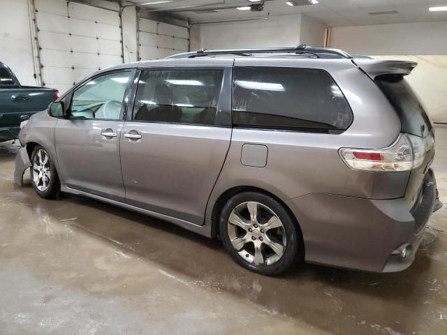 2013 Toyota Sienna Sport