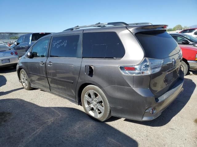 2011 Toyota Sienna Sport