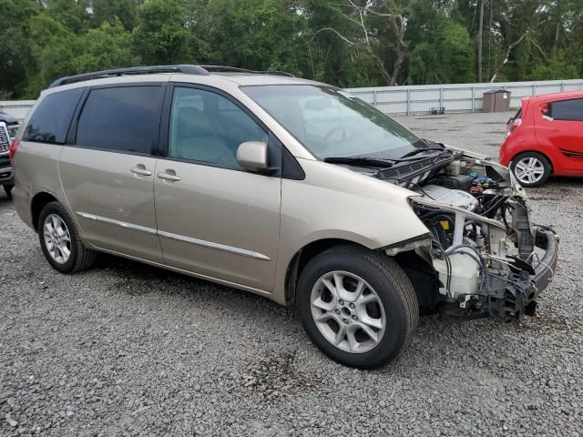 2004 Toyota Sienna XLE