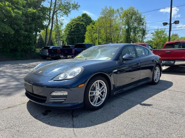 2011 Porsche Panamera 2