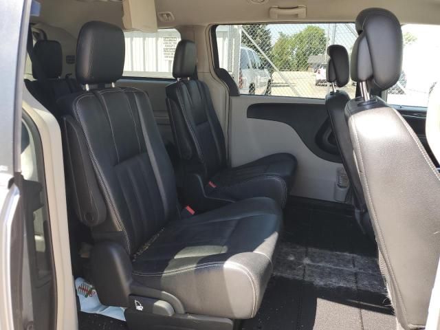 2013 Chrysler Town & Country Touring