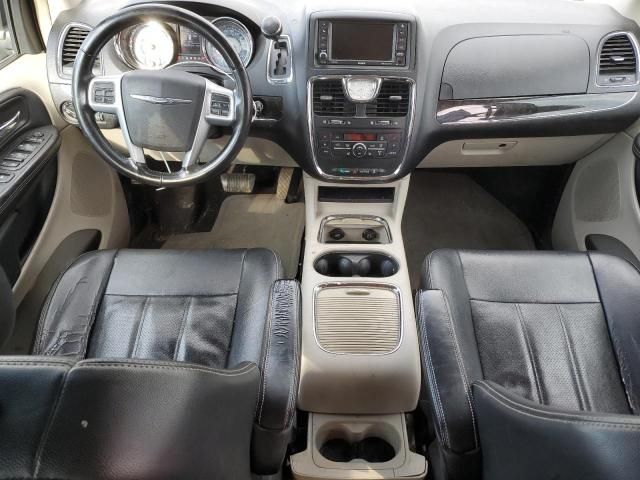 2013 Chrysler Town & Country Touring L