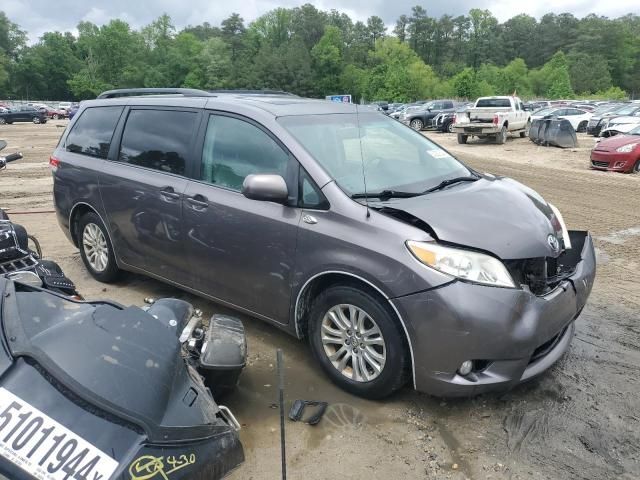 2014 Toyota Sienna XLE