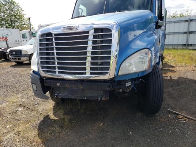 2013 Freightliner Cascadia 125