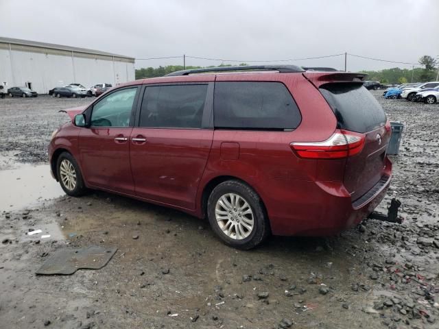 2017 Toyota Sienna XLE