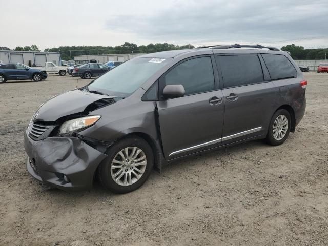 2013 Toyota Sienna XLE