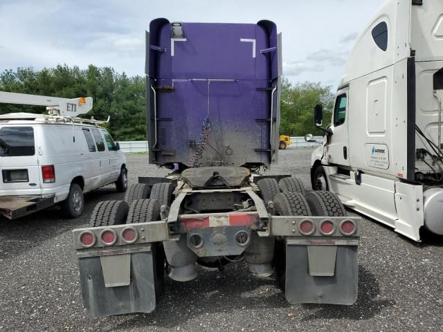 2005 Freightliner Conventional Coronado 132