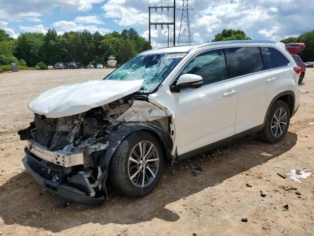 2019 Toyota Highlander SE