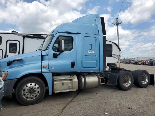 2015 Freightliner Cascadia 125