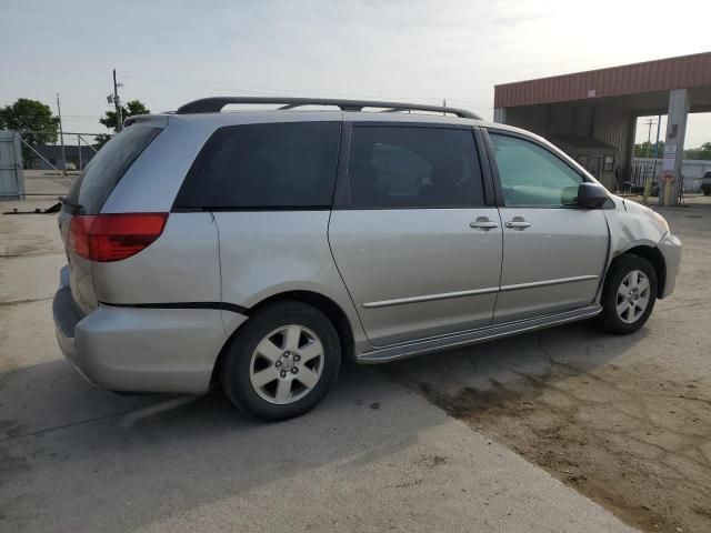 2004 Toyota Sienna CE