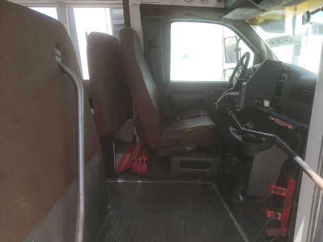 2001 Chevrolet Express Cutaway G3500