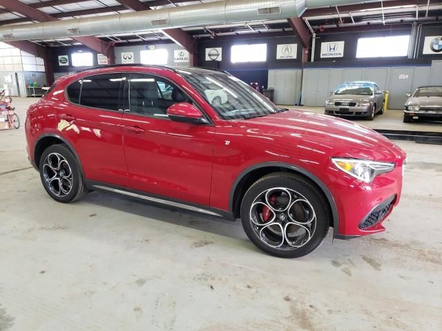 2022 Alfa Romeo Stelvio TI