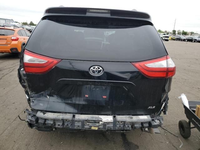 2017 Toyota Sienna XLE