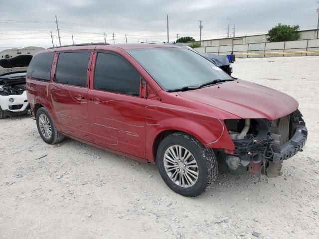 2014 Chrysler Town & Country Touring L