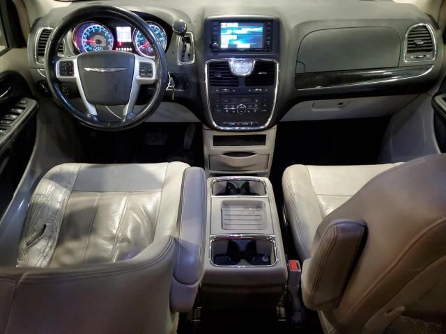 2013 Chrysler Town & Country Touring L