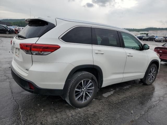 2017 Toyota Highlander SE