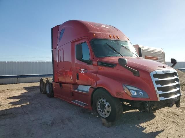 2020 Freightliner Cascadia 126