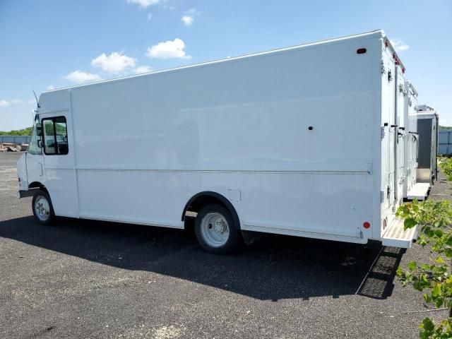 2002 Freightliner Chassis M Line WALK-IN Van