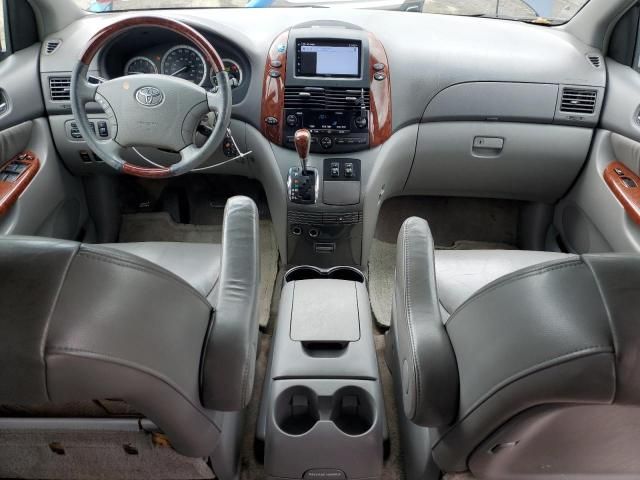 2005 Toyota Sienna XLE