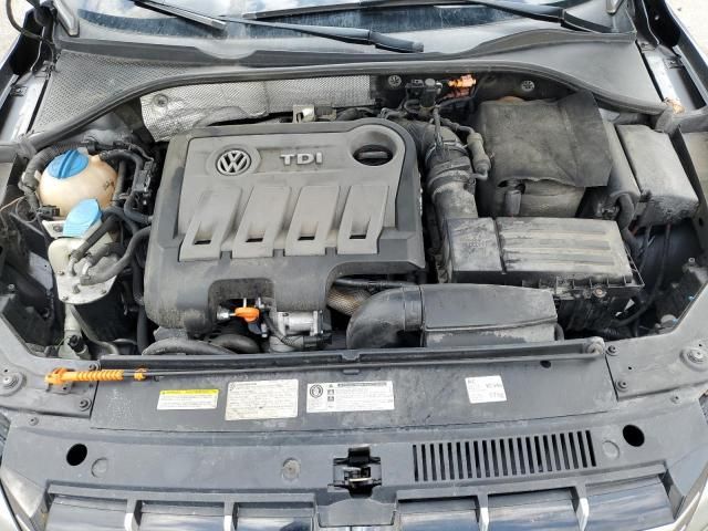 2013 Volkswagen Passat SE