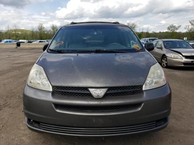 2005 Toyota Sienna LE