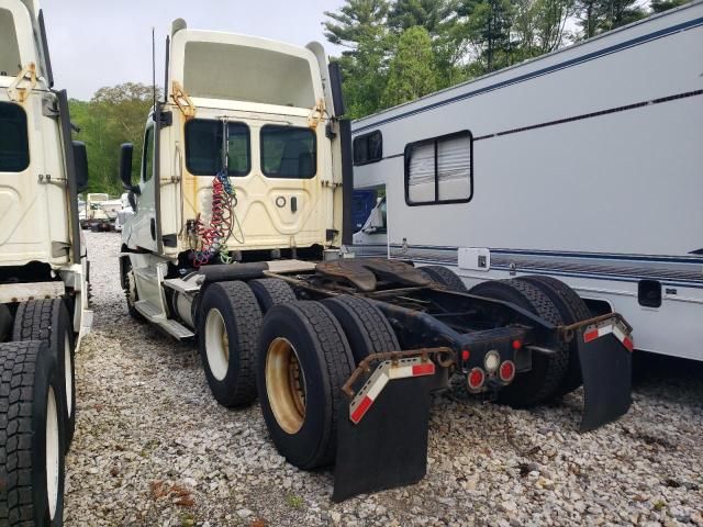 2020 Freightliner Cascadia 126