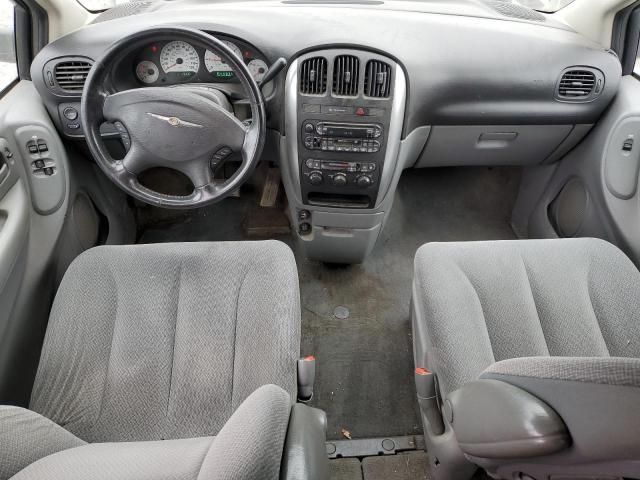 2005 Chrysler Town & Country Touring