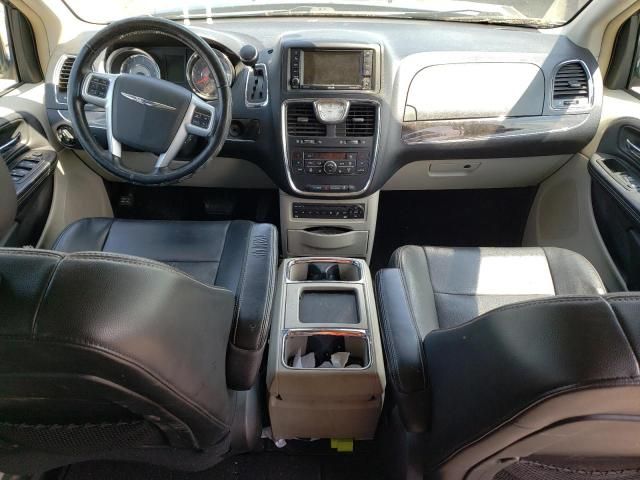 2012 Chrysler Town & Country Touring L