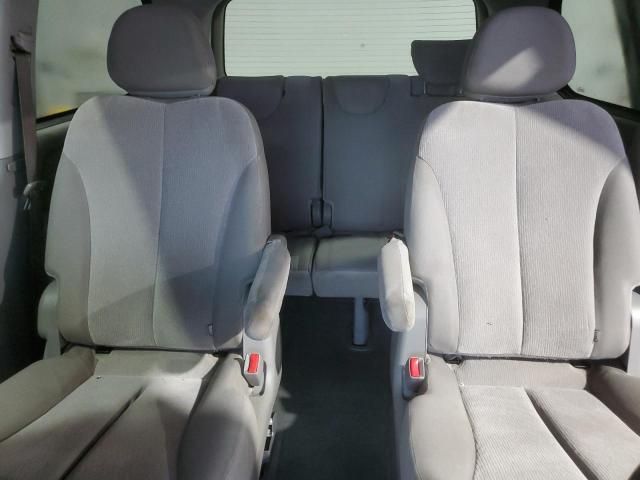 2012 KIA Sedona LX