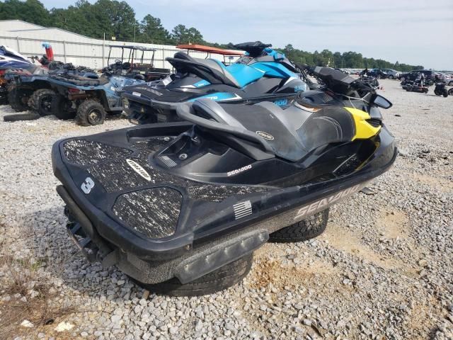 2016 Seadoo Boat