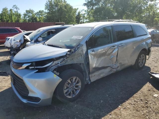 2021 Toyota Sienna LE