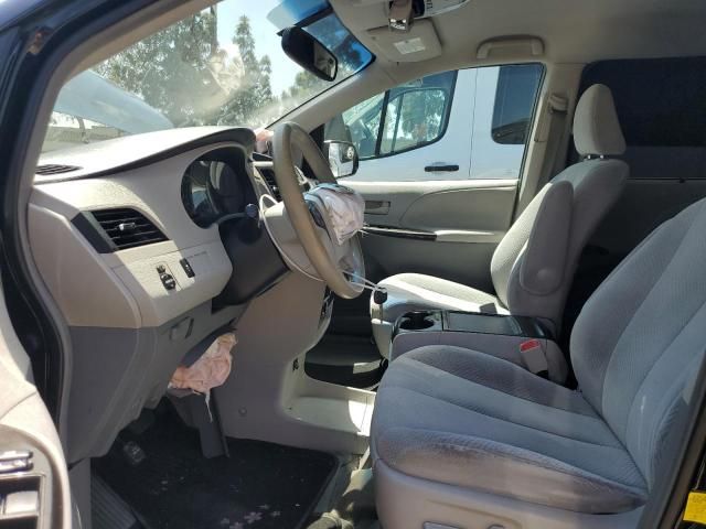 2013 Toyota Sienna LE