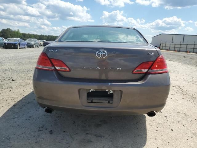 2005 Toyota Avalon XL