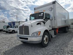 Compre camiones salvage a la venta ahora en subasta: 2018 Kenworth Construction T270