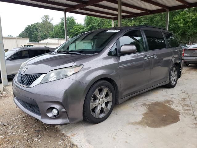 2013 Toyota Sienna Sport