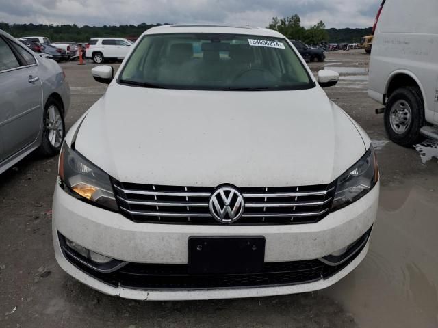 2013 Volkswagen Passat SEL