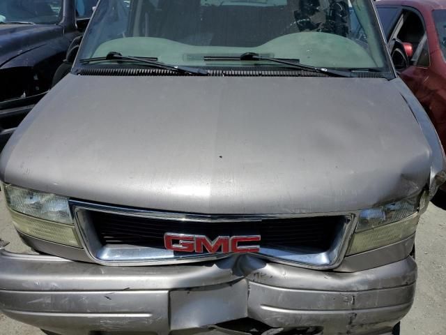 2005 GMC Safari XT