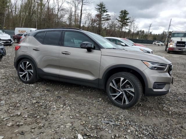 2022 Volvo XC40 T5 R-Design