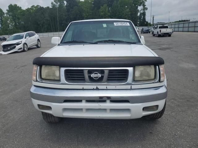 2000 Nissan Frontier Crew Cab XE