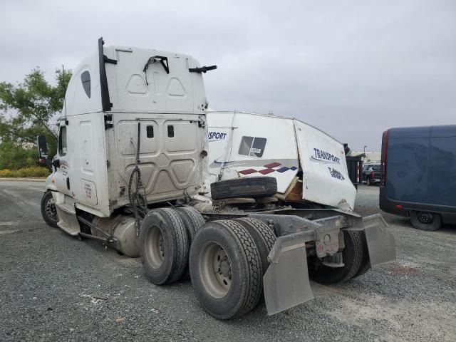 2013 Freightliner Cascadia 125