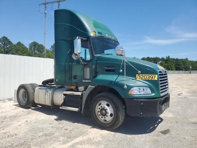 2013 Mack 600 CXU600