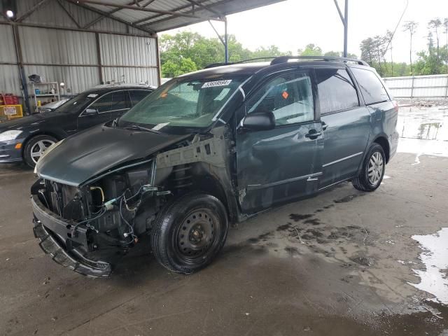 2005 Toyota Sienna CE