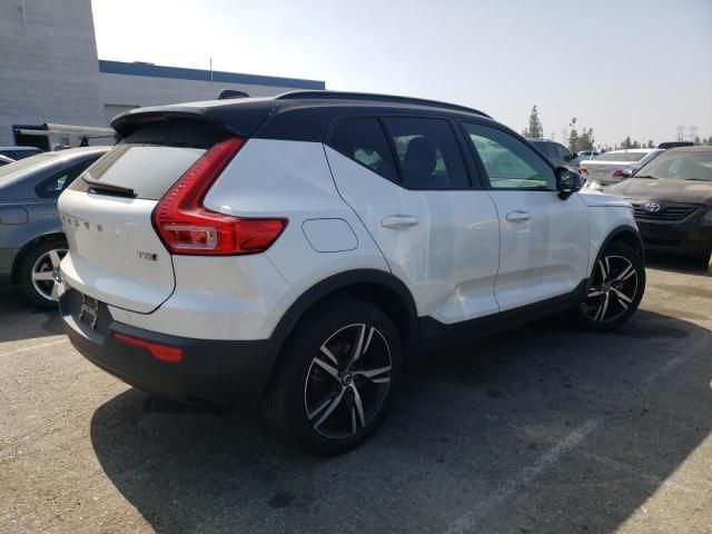 2022 Volvo XC40 T5 R-Design