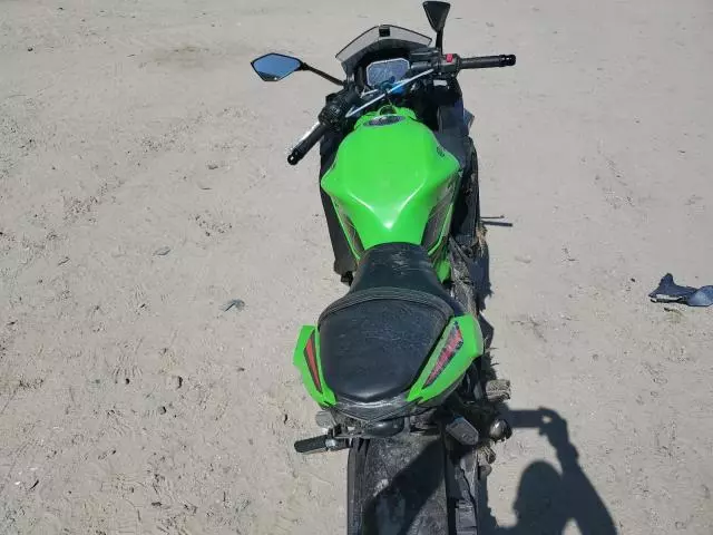 2023 Kawasaki EX650 P