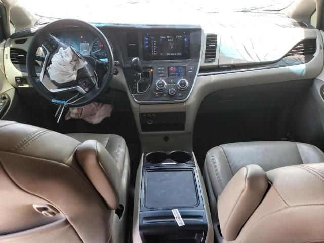 2015 Toyota Sienna XLE