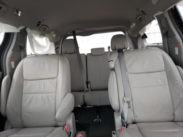 2017 Toyota Sienna XLE