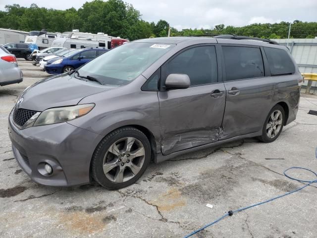 2012 Toyota Sienna Sport